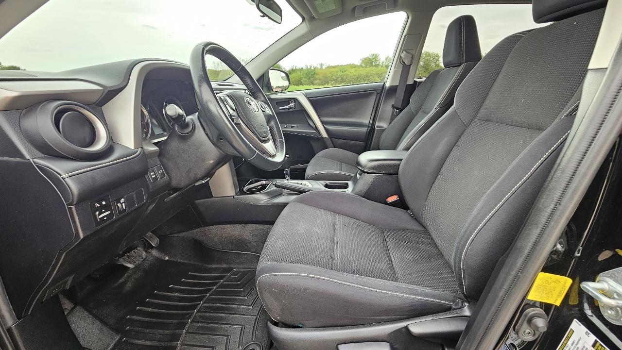 Toyota RAV4 AWD 4dr XLE (Natl) 2016