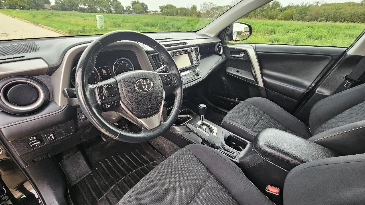 Toyota RAV4 AWD 4dr XLE (Natl) 2016