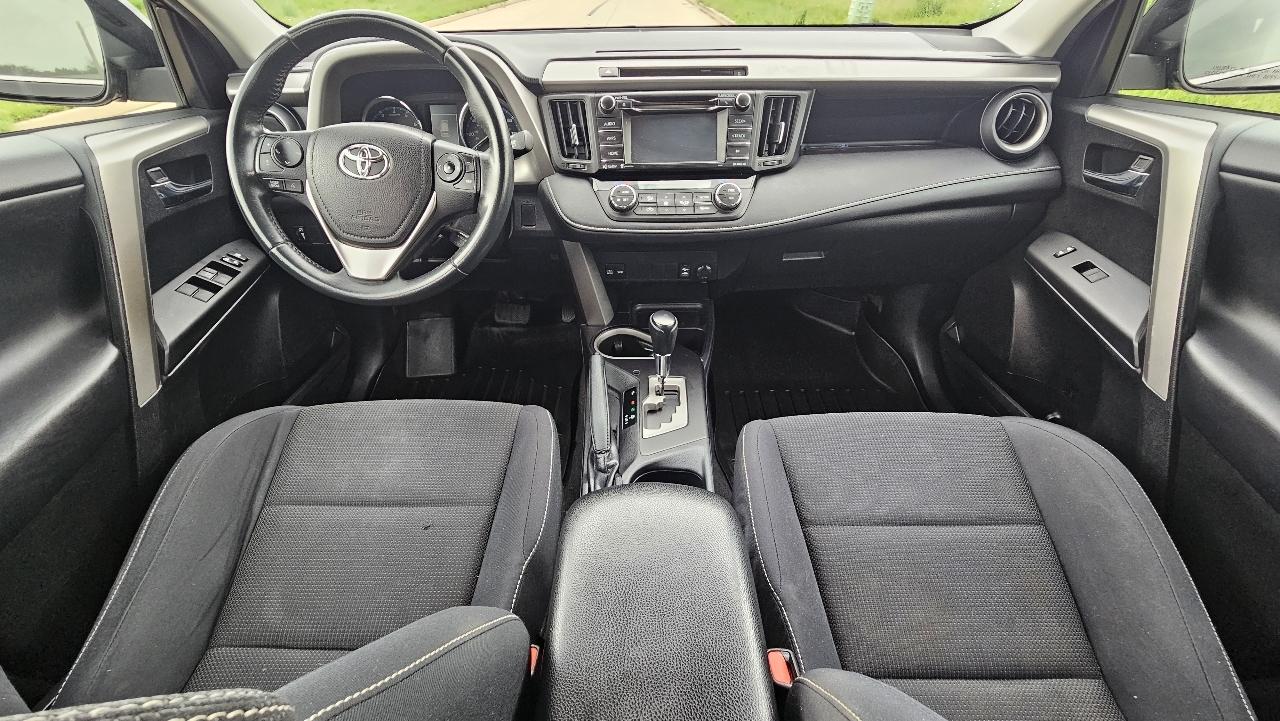 Toyota RAV4 AWD 4dr XLE (Natl) 2016