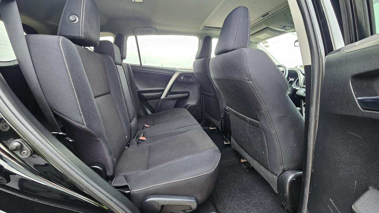 Toyota RAV4 AWD 4dr XLE (Natl) 2016