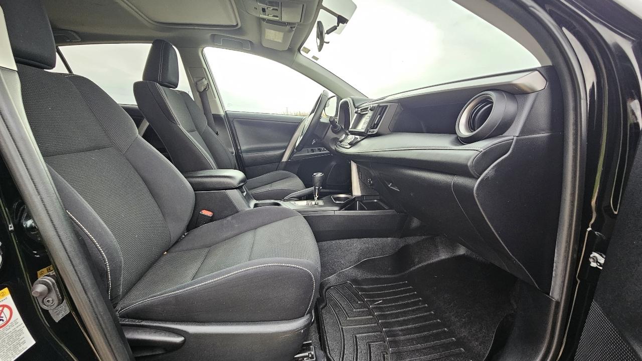 Toyota RAV4 AWD 4dr XLE (Natl) 2016