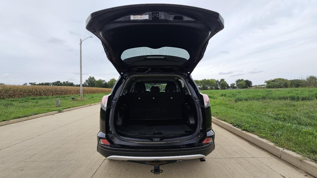 Toyota RAV4 AWD 4dr XLE (Natl) 2016