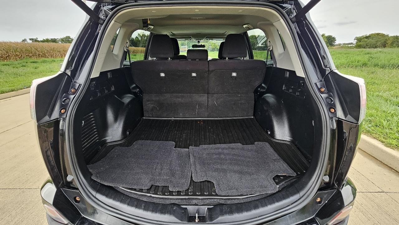 Toyota RAV4 AWD 4dr XLE (Natl) 2016