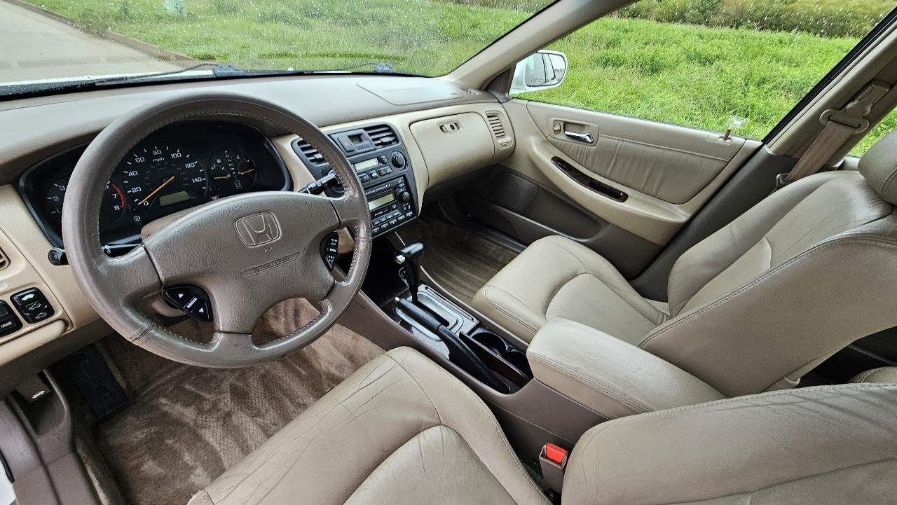 Honda Accord Sdn EX Auto V6 w/Leather 2002