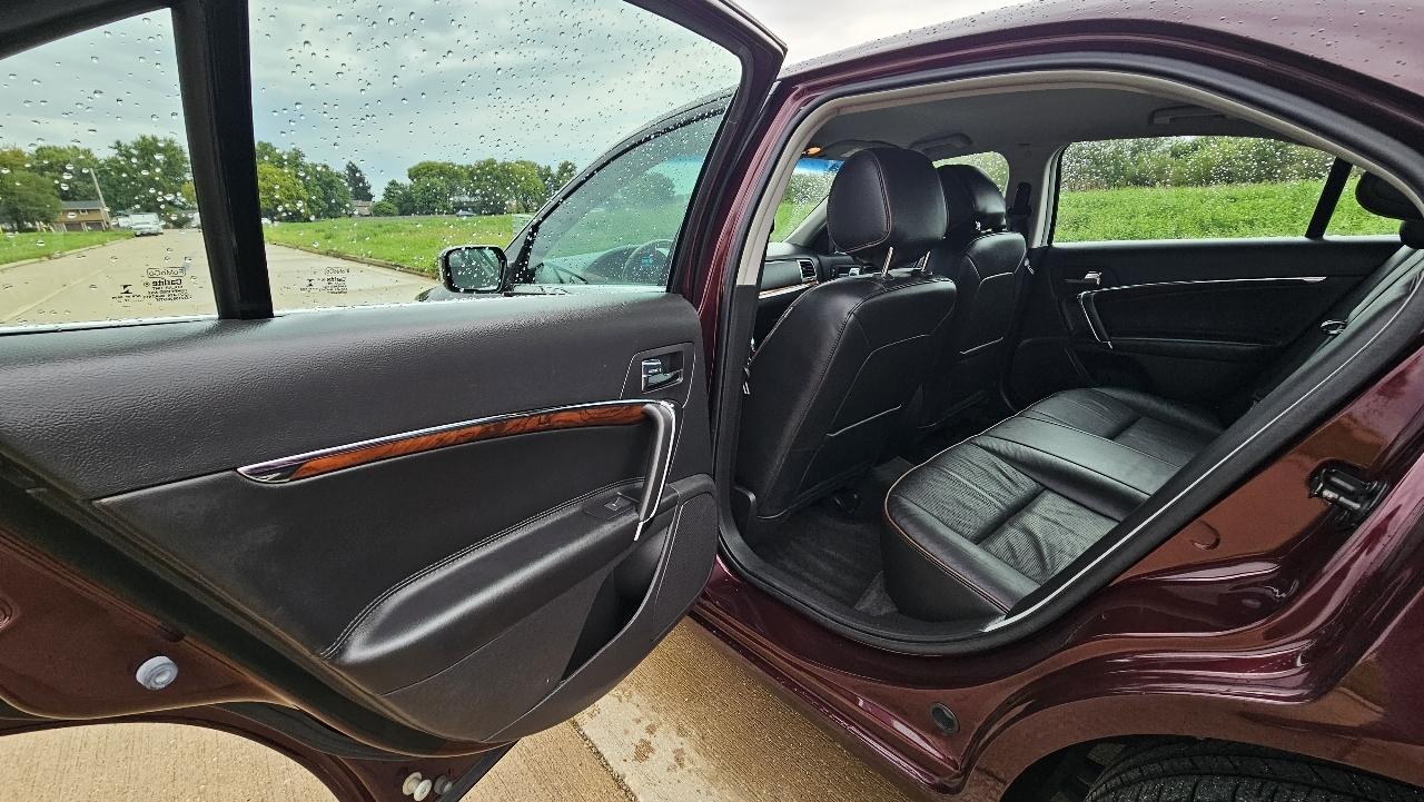 Lincoln MKZ 4dr Sdn FWD 2012
