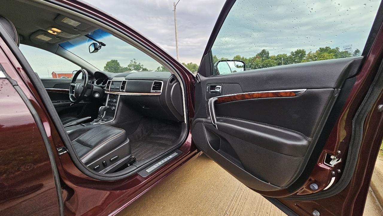 Lincoln MKZ 4dr Sdn FWD 2012