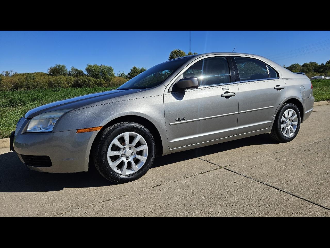 Mercury Milan 4dr Sdn I4 FWD 2008