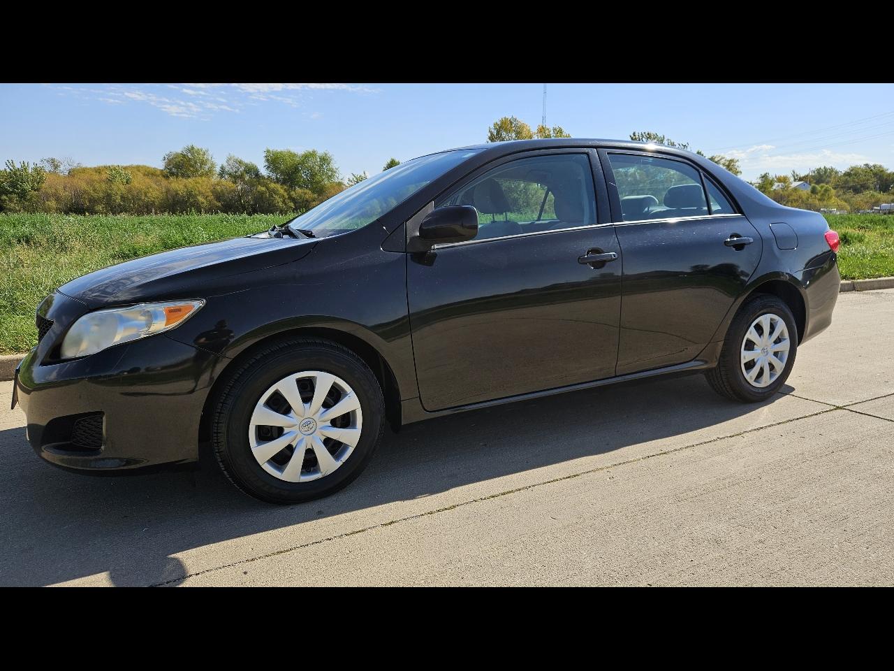 Toyota Corolla 4dr Sdn Man (Natl) 2010