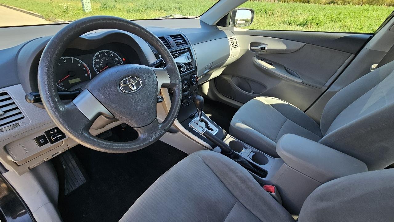 Toyota Corolla 4dr Sdn Man (Natl) 2010