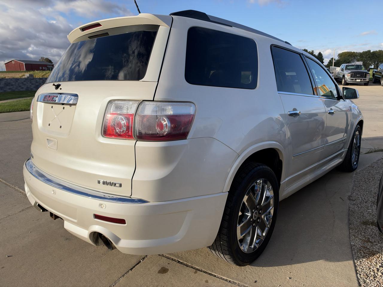 GMC Acadia AWD 4dr Denali 2011