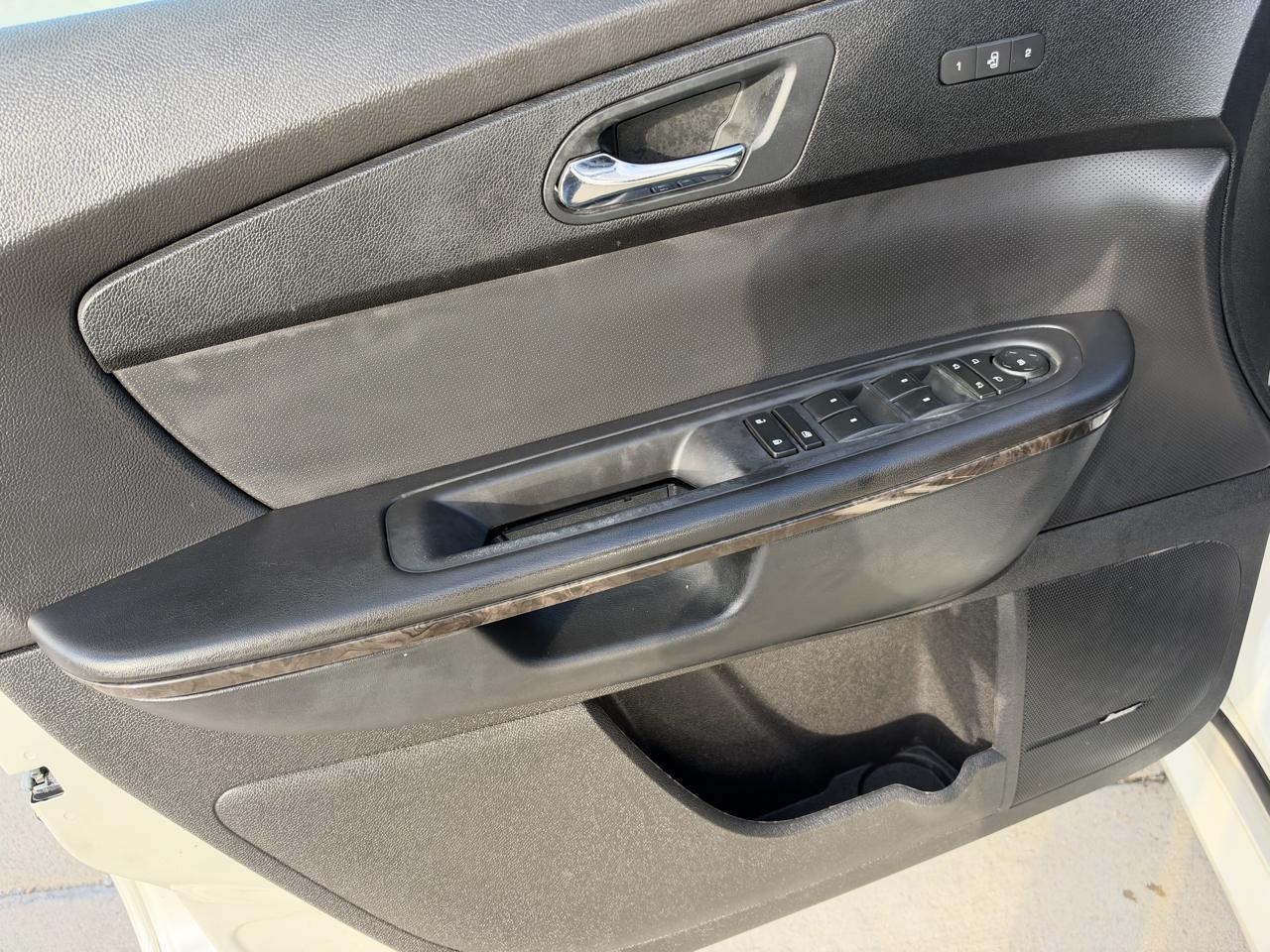 GMC Acadia AWD 4dr Denali 2011