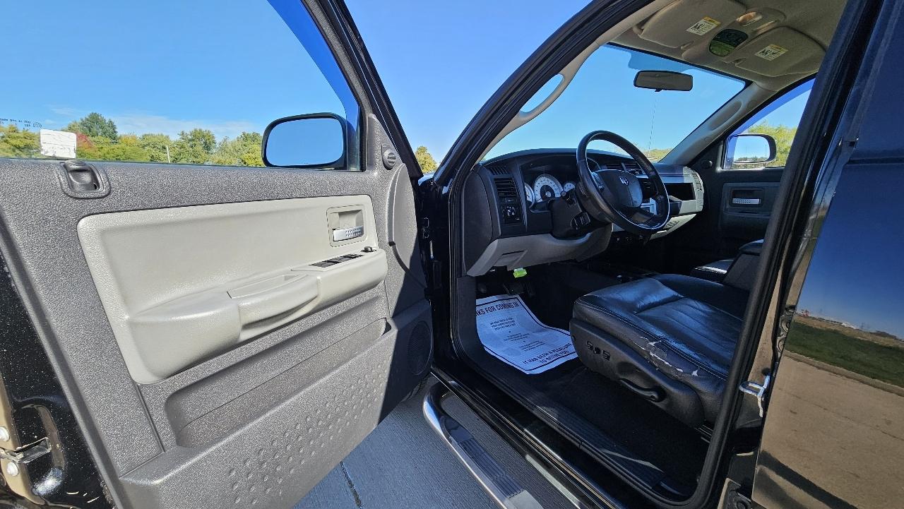 Dodge Dakota 4WD Crew Cab Laramie 2008
