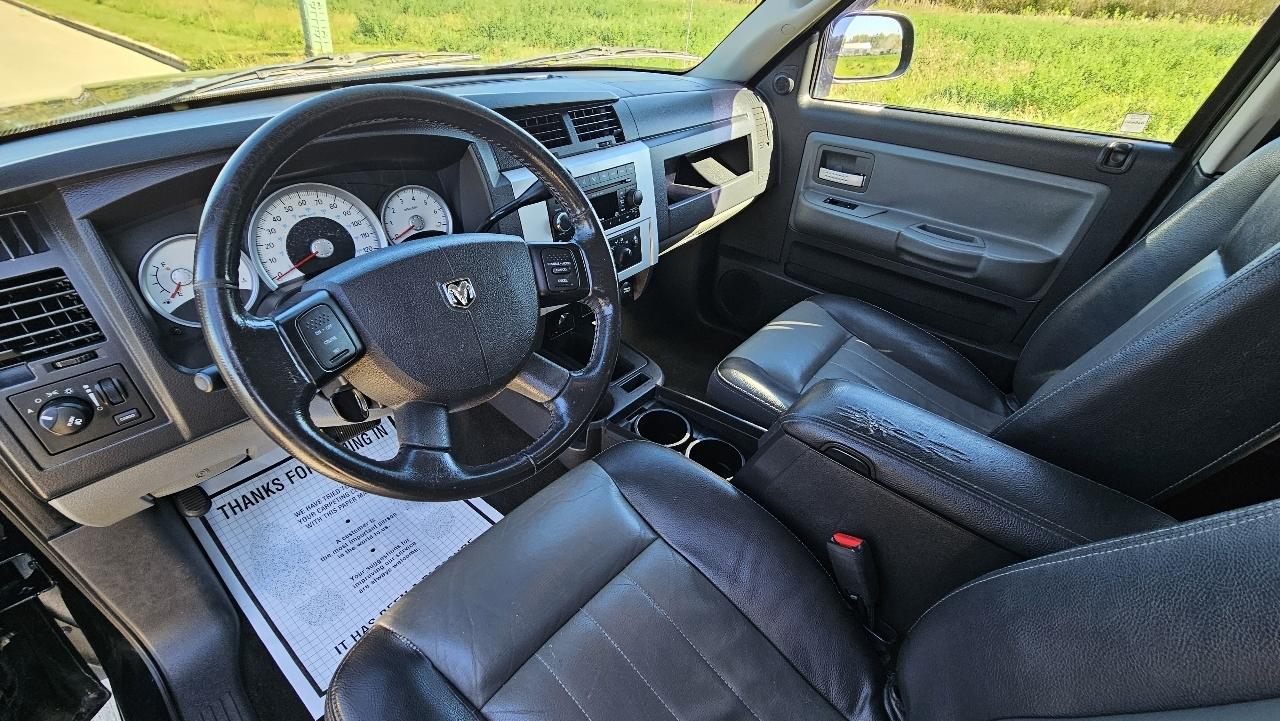 Dodge Dakota 4WD Crew Cab Laramie 2008
