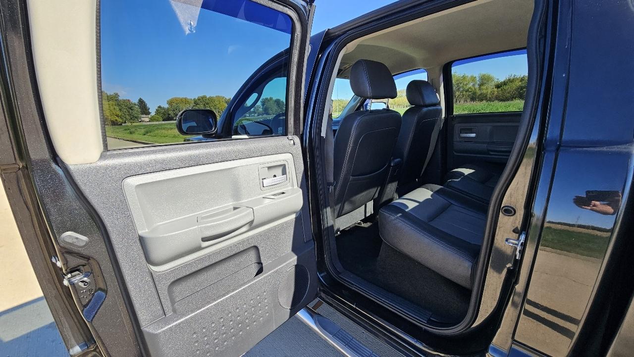 Dodge Dakota 4WD Crew Cab Laramie 2008