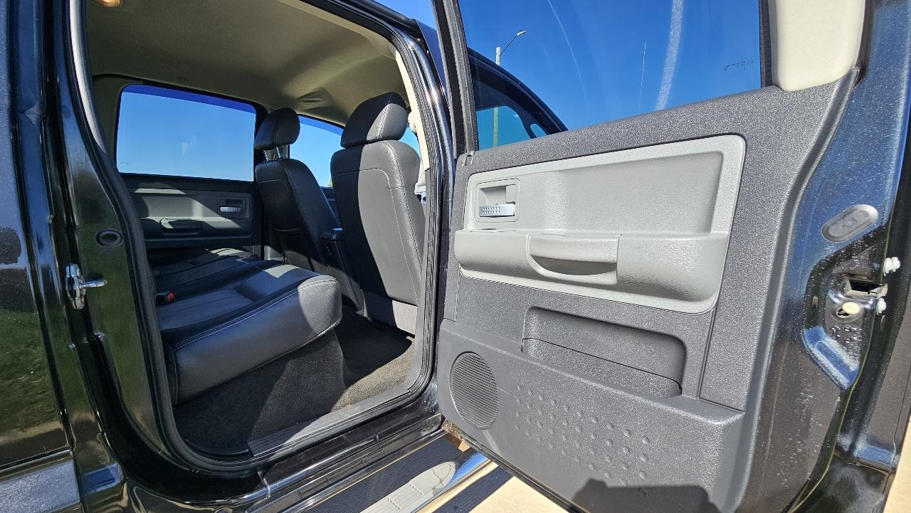 Dodge Dakota 4WD Crew Cab Laramie 2008