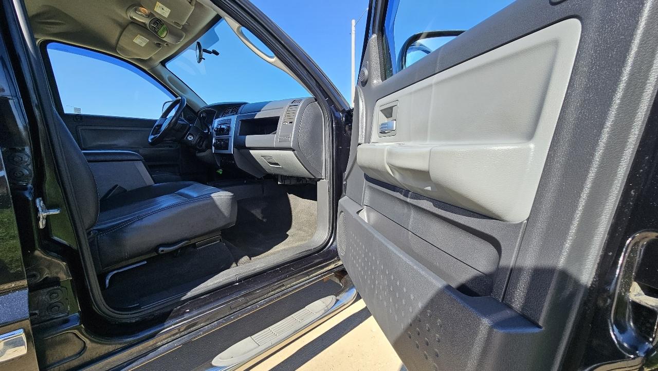 Dodge Dakota 4WD Crew Cab Laramie 2008