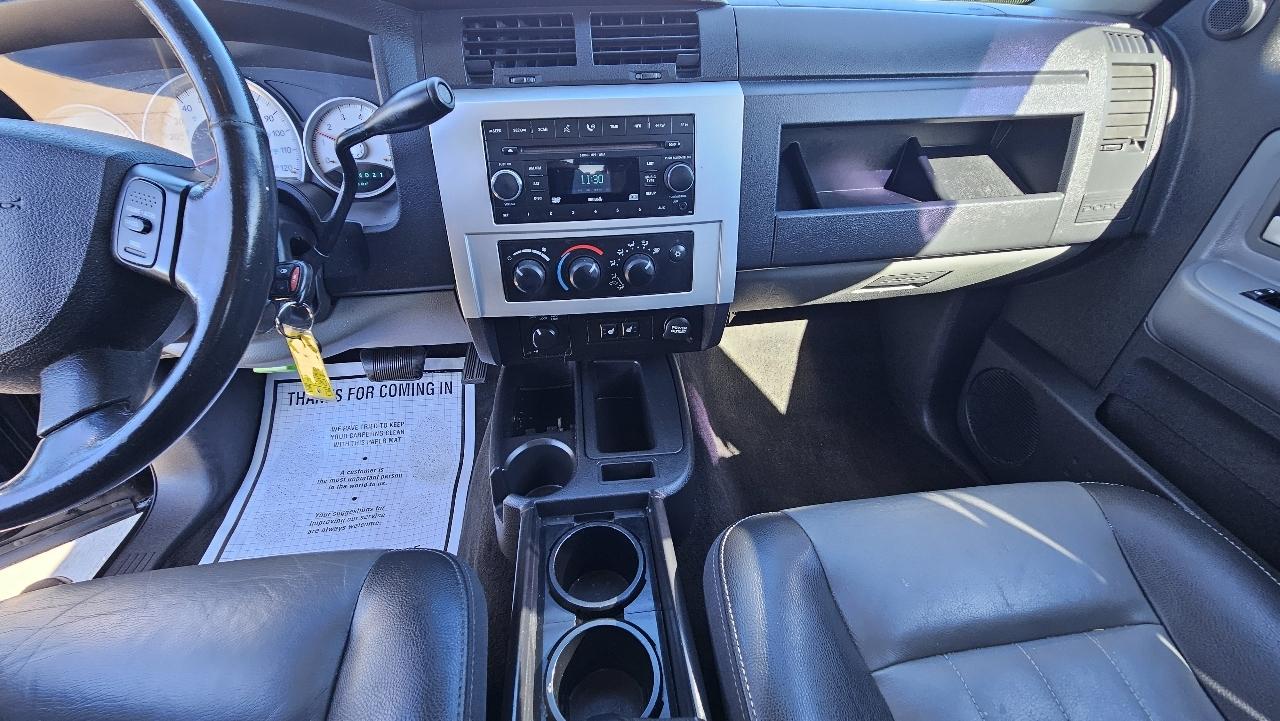 Dodge Dakota 4WD Crew Cab Laramie 2008