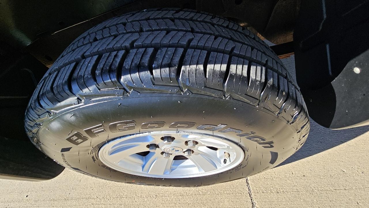 Dodge Dakota 4WD Crew Cab Laramie 2008