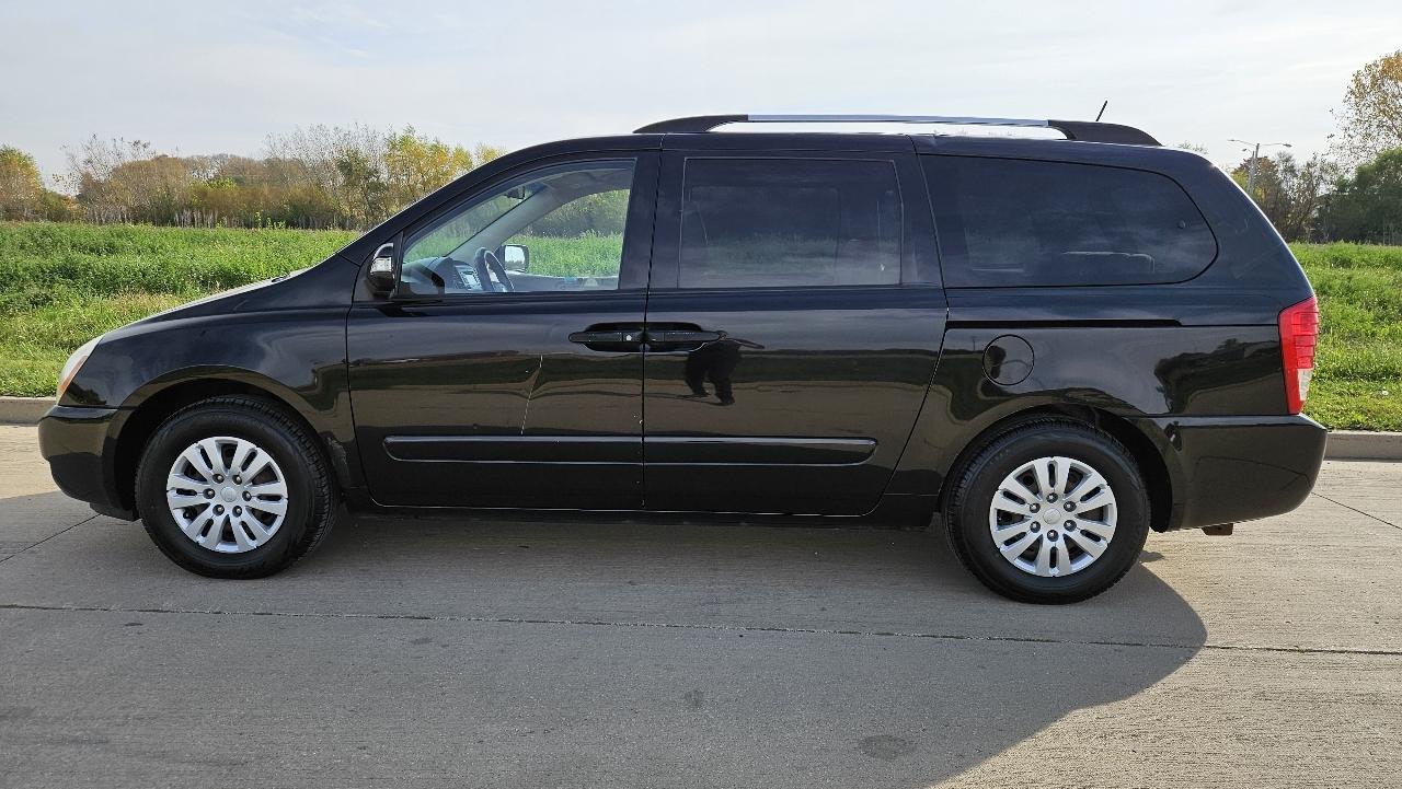 Kia Sedona 4dr LWB LX 2011