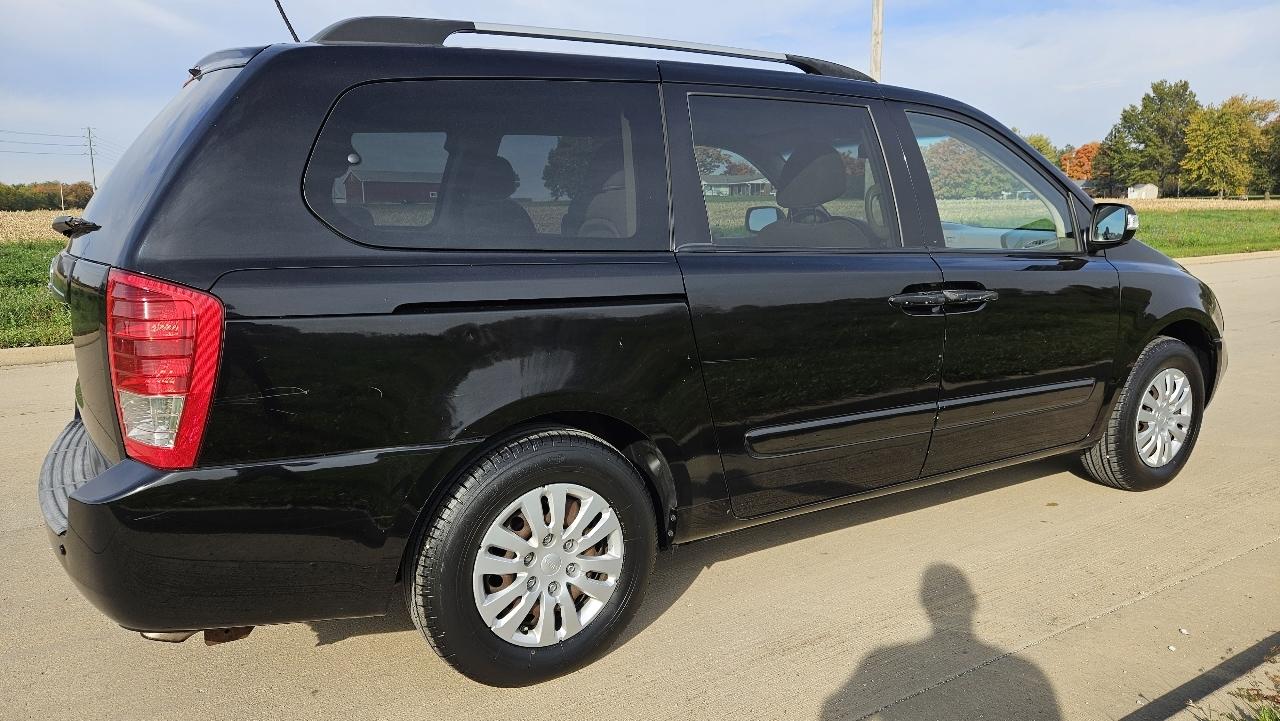 Kia Sedona 4dr LWB LX 2011