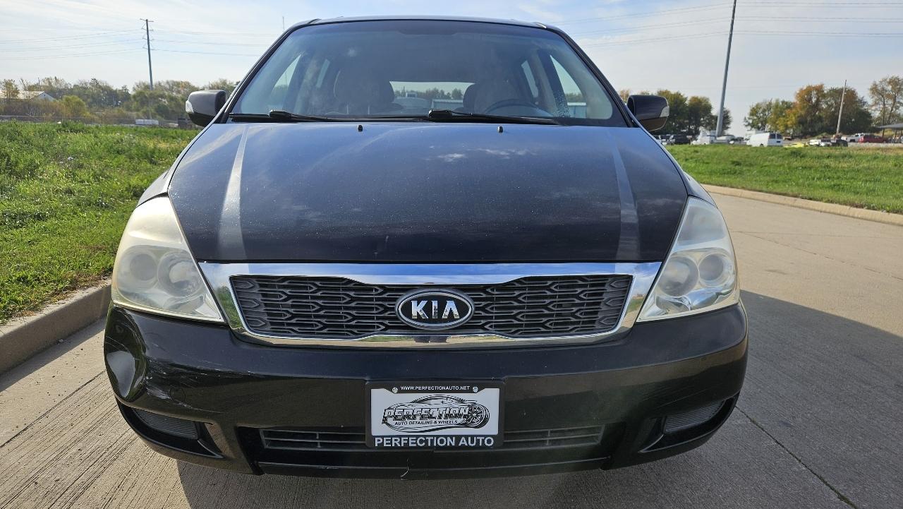 Kia Sedona 4dr LWB LX 2011