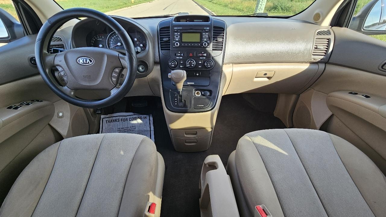 Kia Sedona 4dr LWB LX 2011