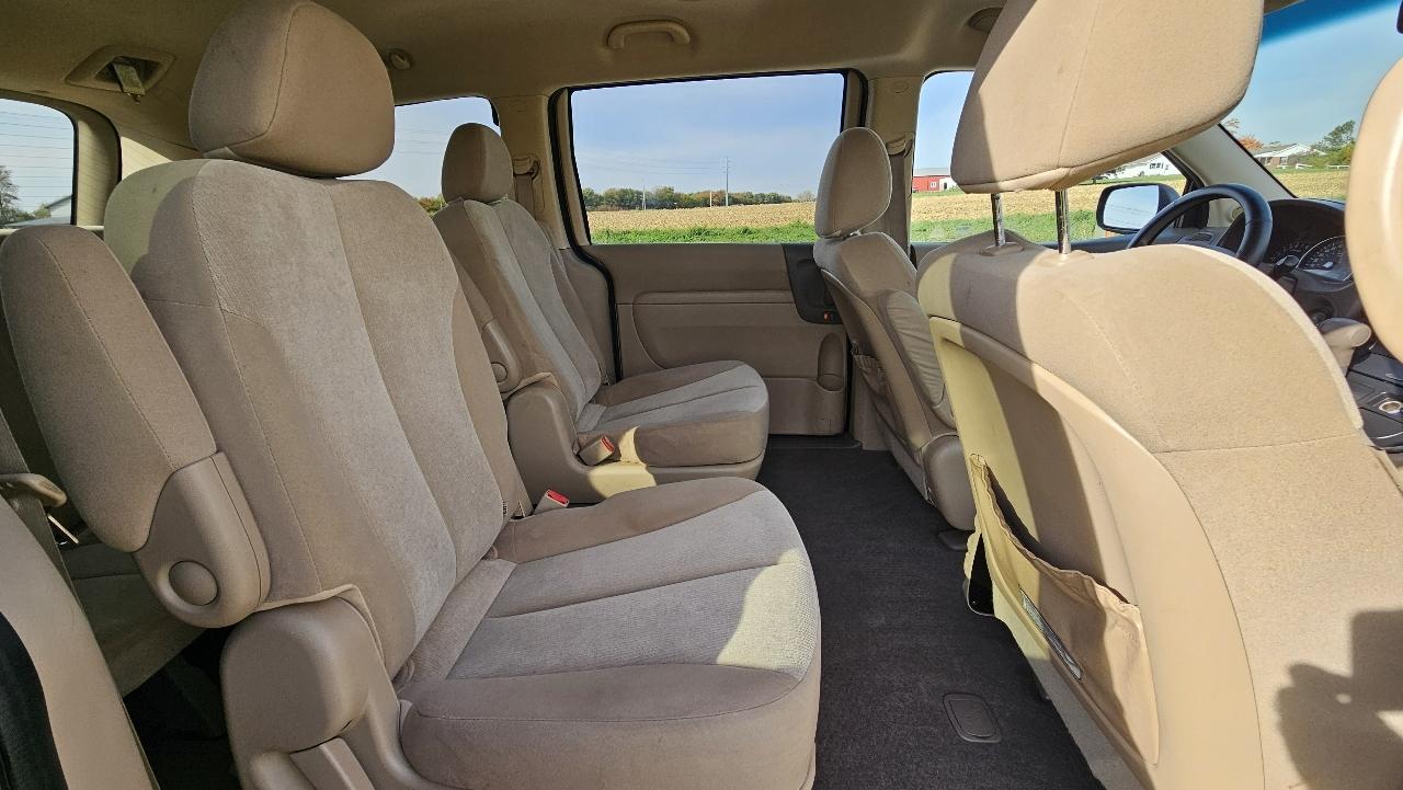 Kia Sedona 4dr LWB LX 2011
