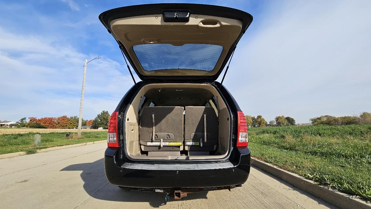 Kia Sedona 4dr LWB LX 2011