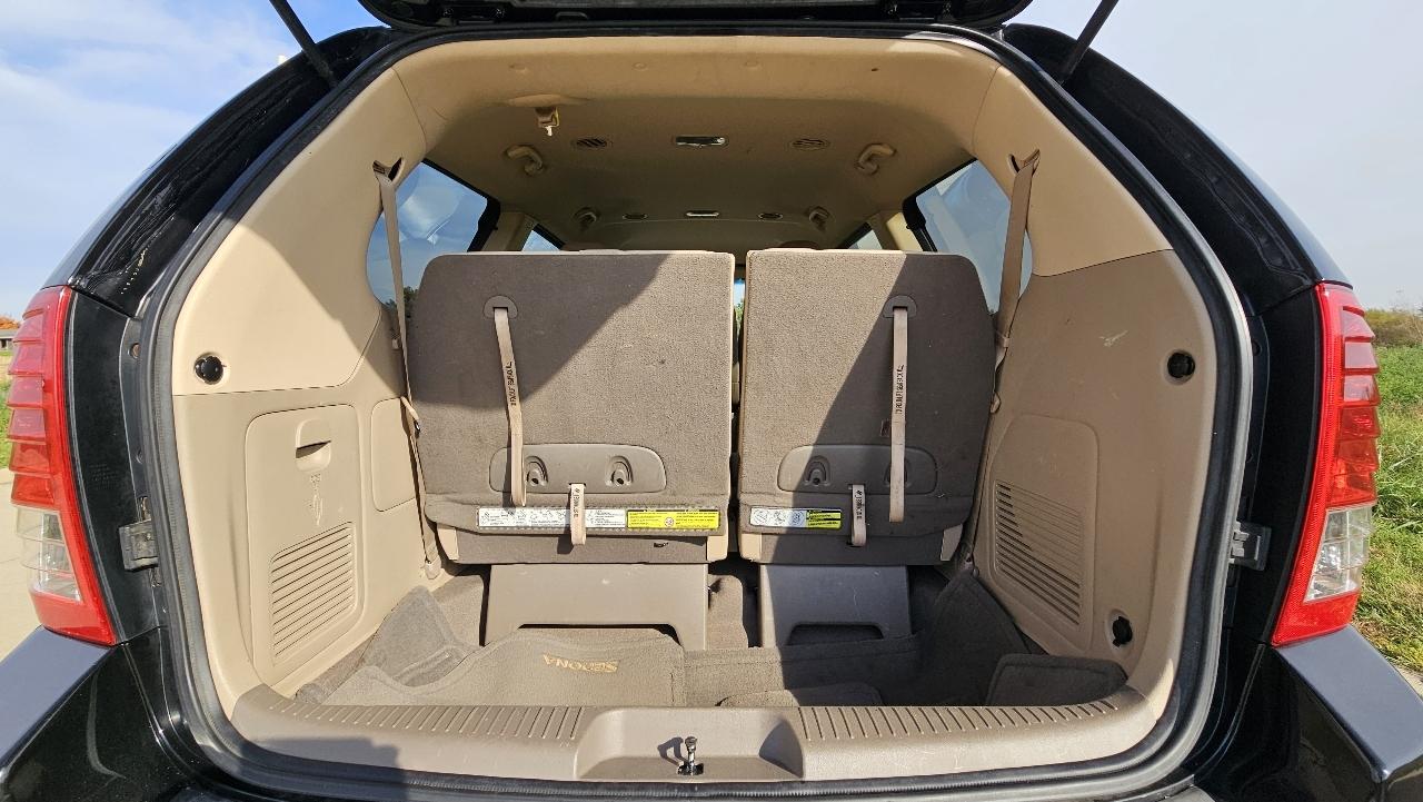 Kia Sedona 4dr LWB LX 2011
