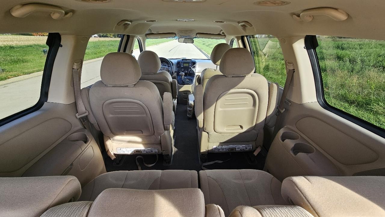 Kia Sedona 4dr LWB LX 2011