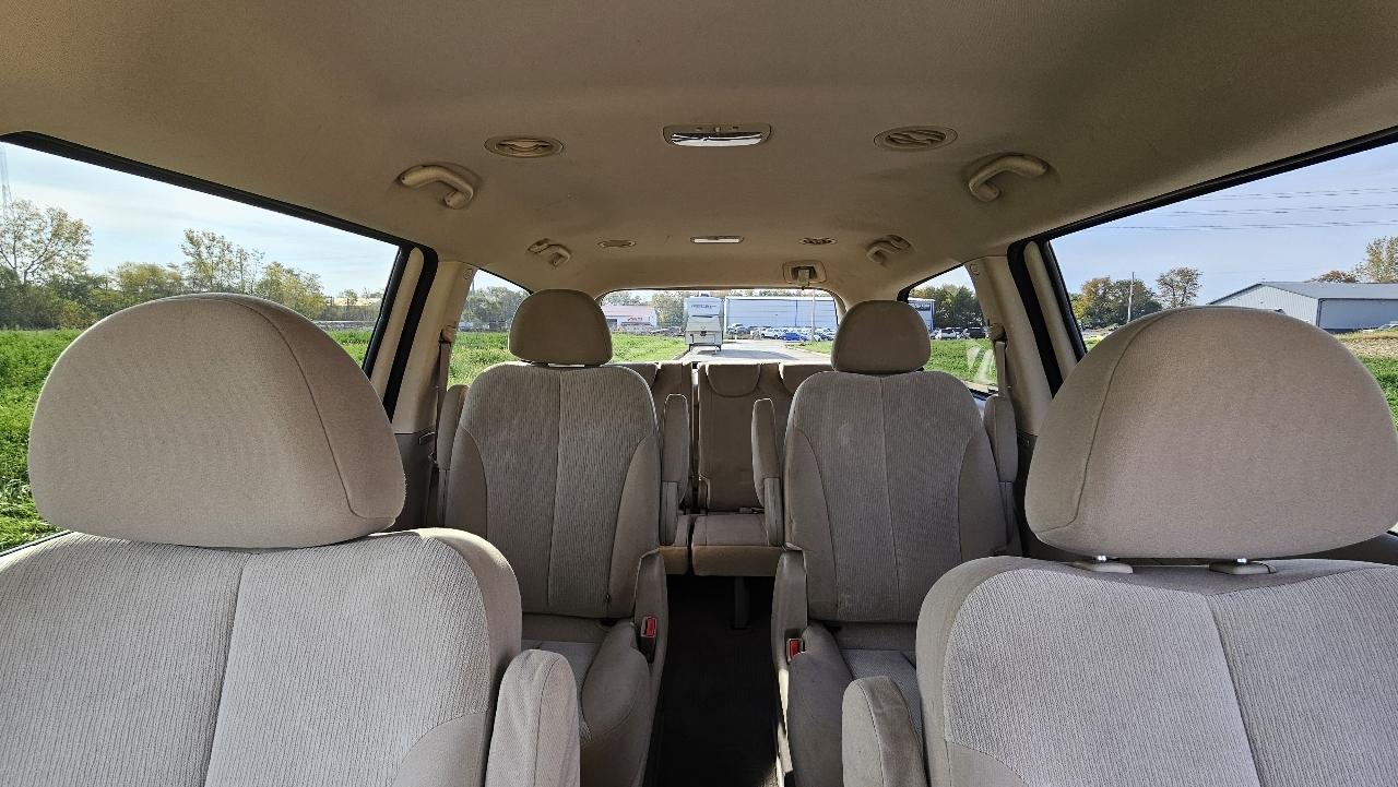 Kia Sedona 4dr LWB LX 2011