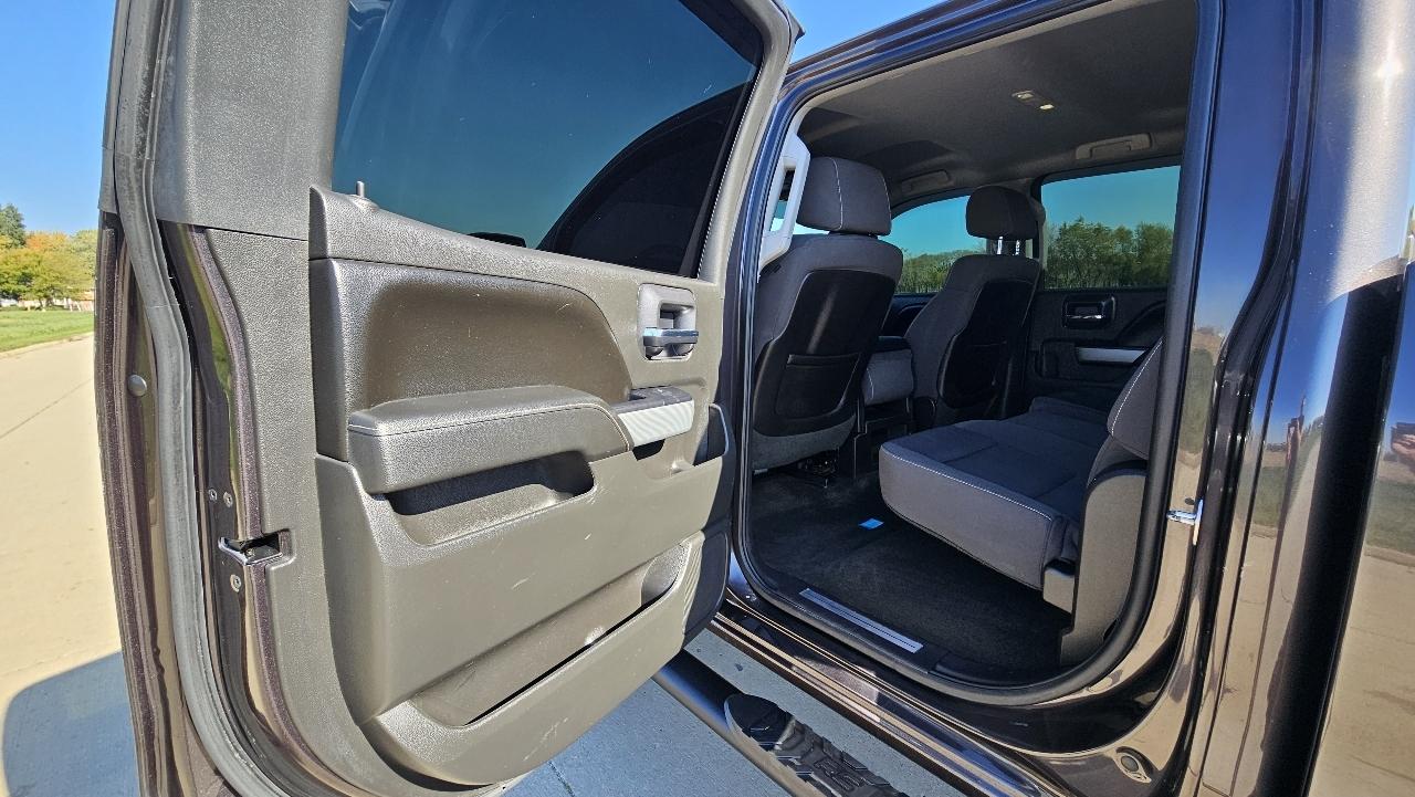 Chevrolet Silverado 1500 4WD Crew Cab 143.5" LT w/2LT 2015
