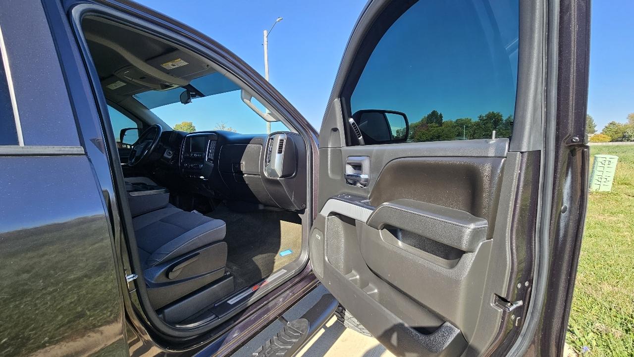 Chevrolet Silverado 1500 4WD Crew Cab 143.5" LT w/2LT 2015