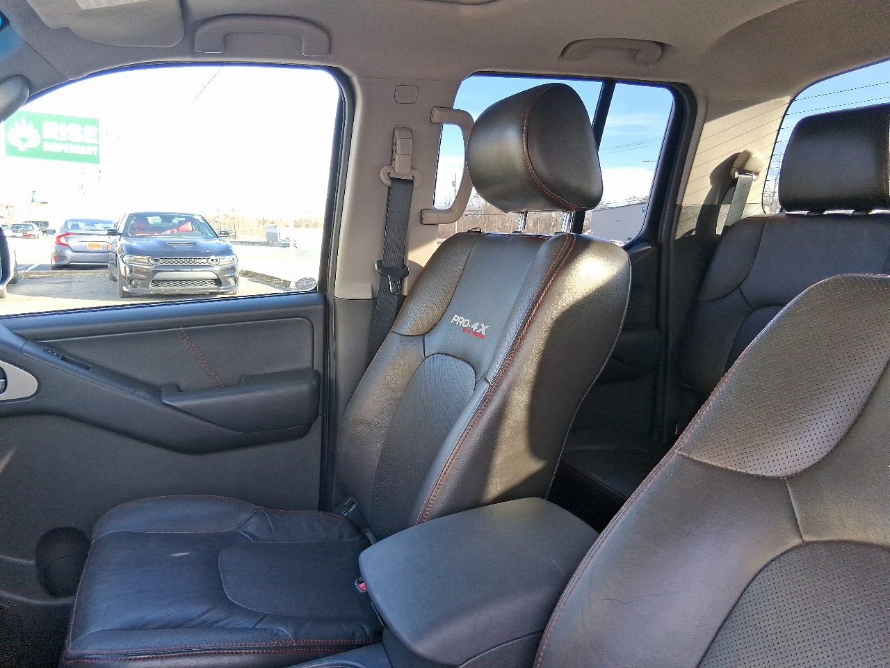 Nissan Frontier LE Crew Cab 4WD 2009