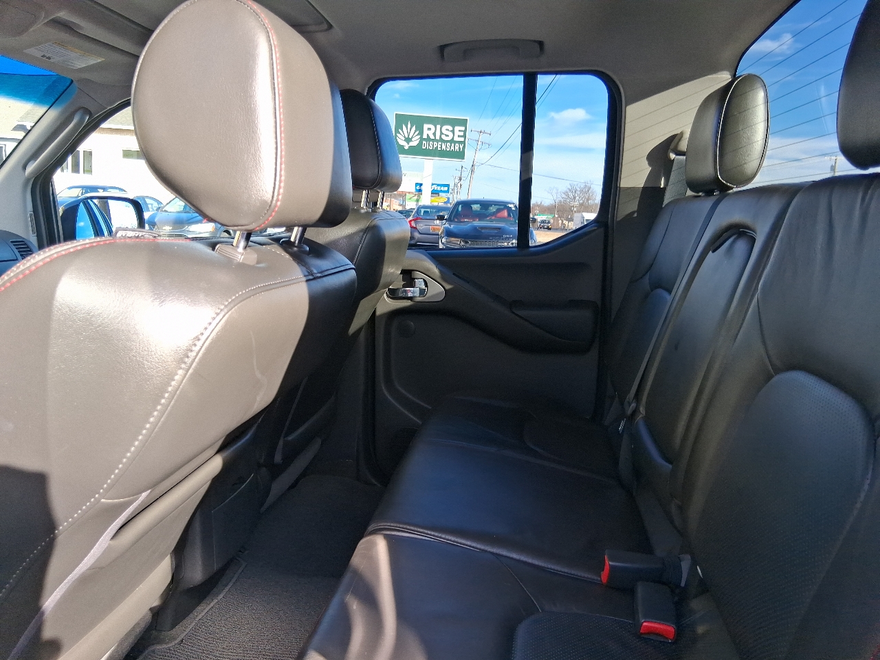 Nissan Frontier LE Crew Cab 4WD 2009