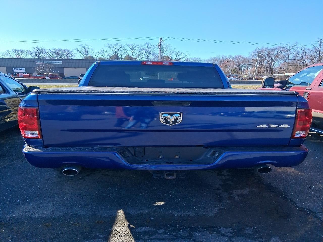 RAM 1500 Tradesman Crew Cab SWB 4WD 2017