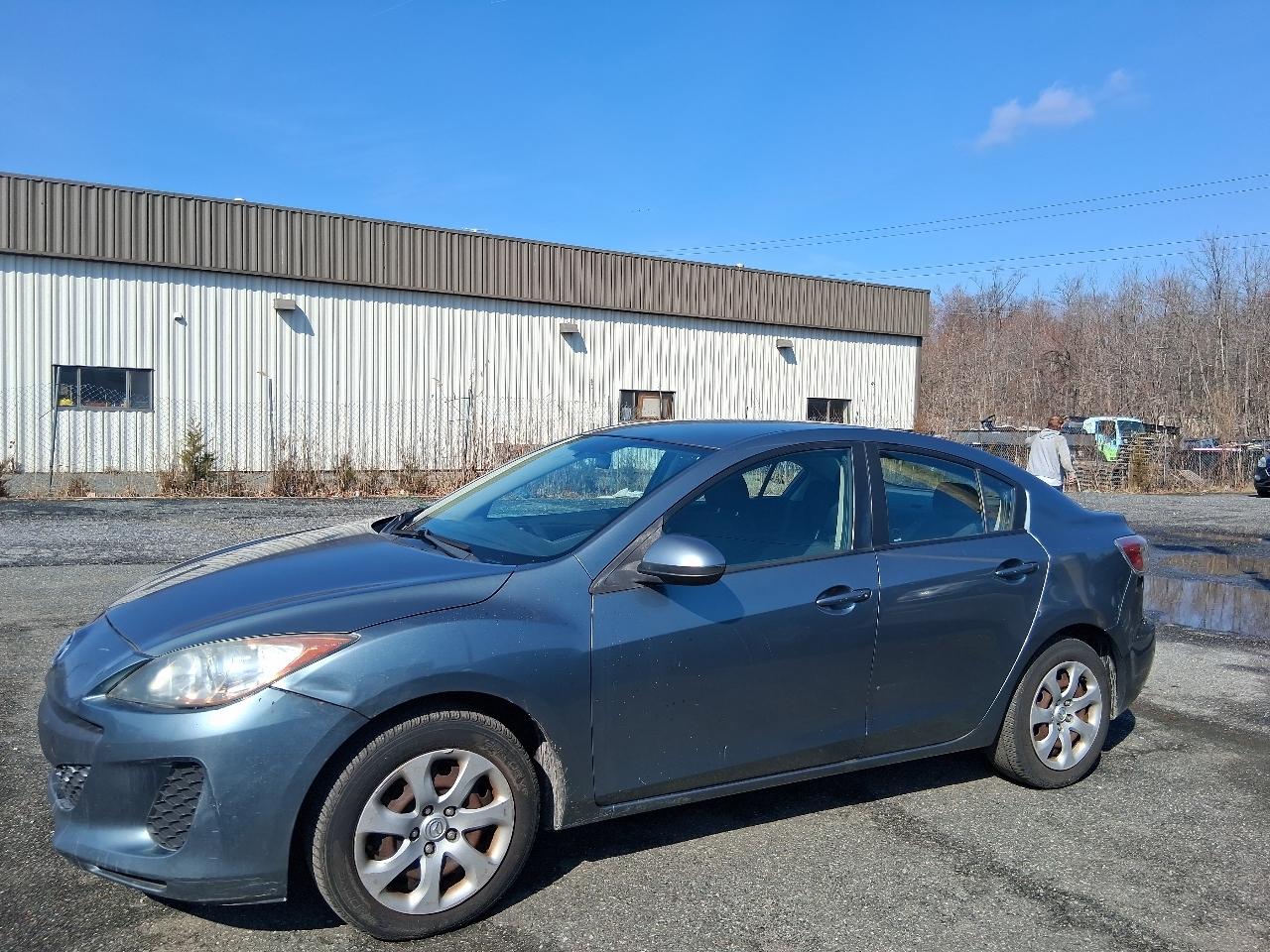 Mazda MAZDA3 i SV AT 4-Door 2013