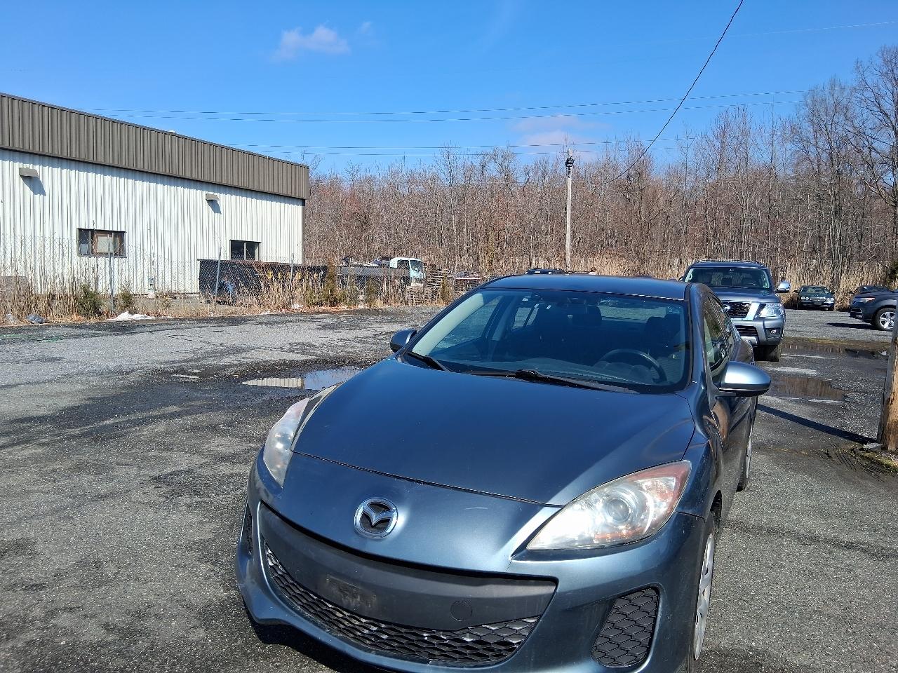 Mazda MAZDA3 i SV AT 4-Door 2013