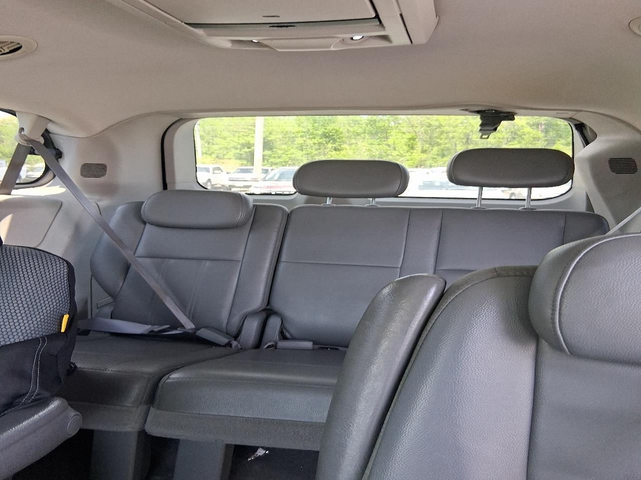 Chrysler Town & Country Touring 2010