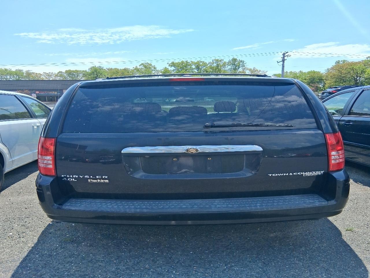 Chrysler Town & Country Touring 2010