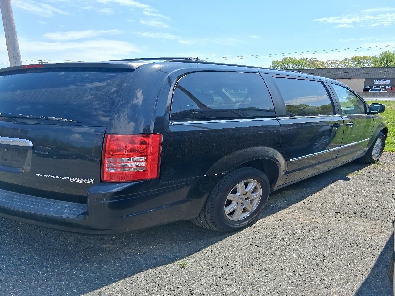 Chrysler Town & Country Touring 2010