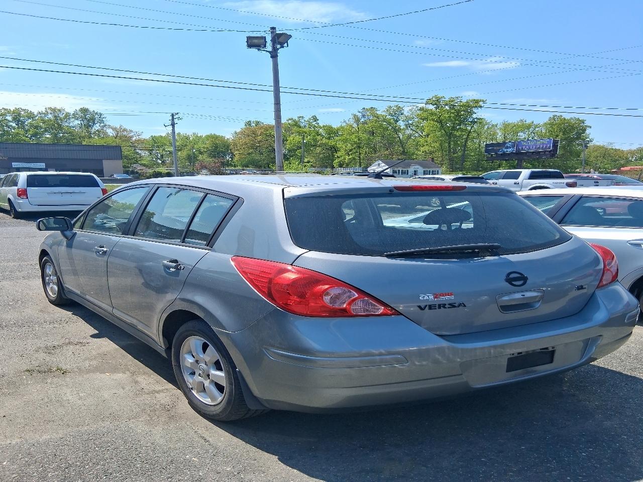 Nissan Versa 1.8 S 2008