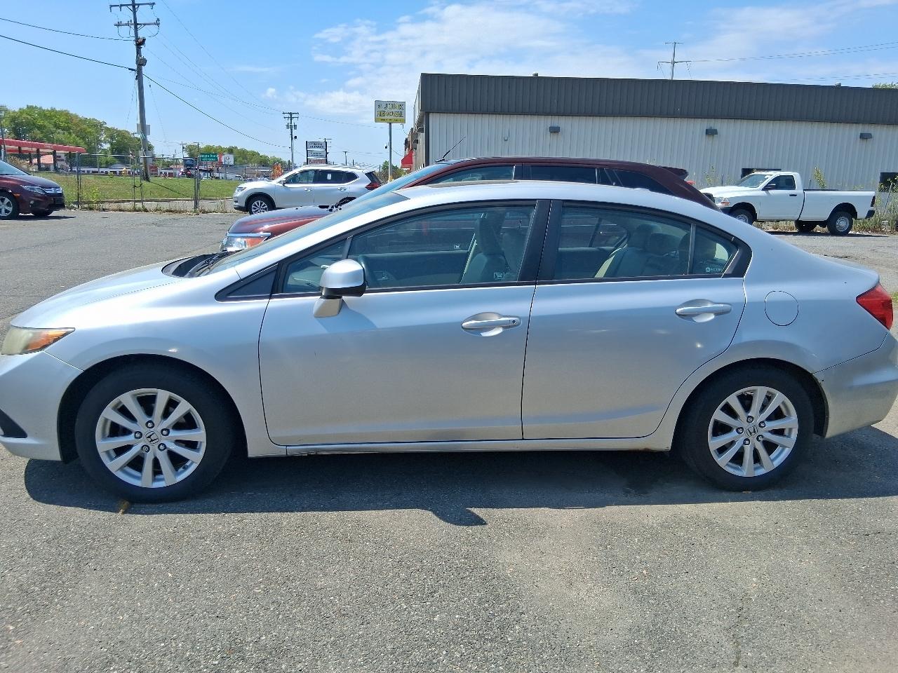 Honda Civic EX-L Sedan 5-Speed AT 2012