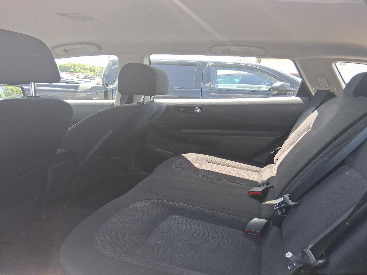 Nissan Rogue S AWD 2011