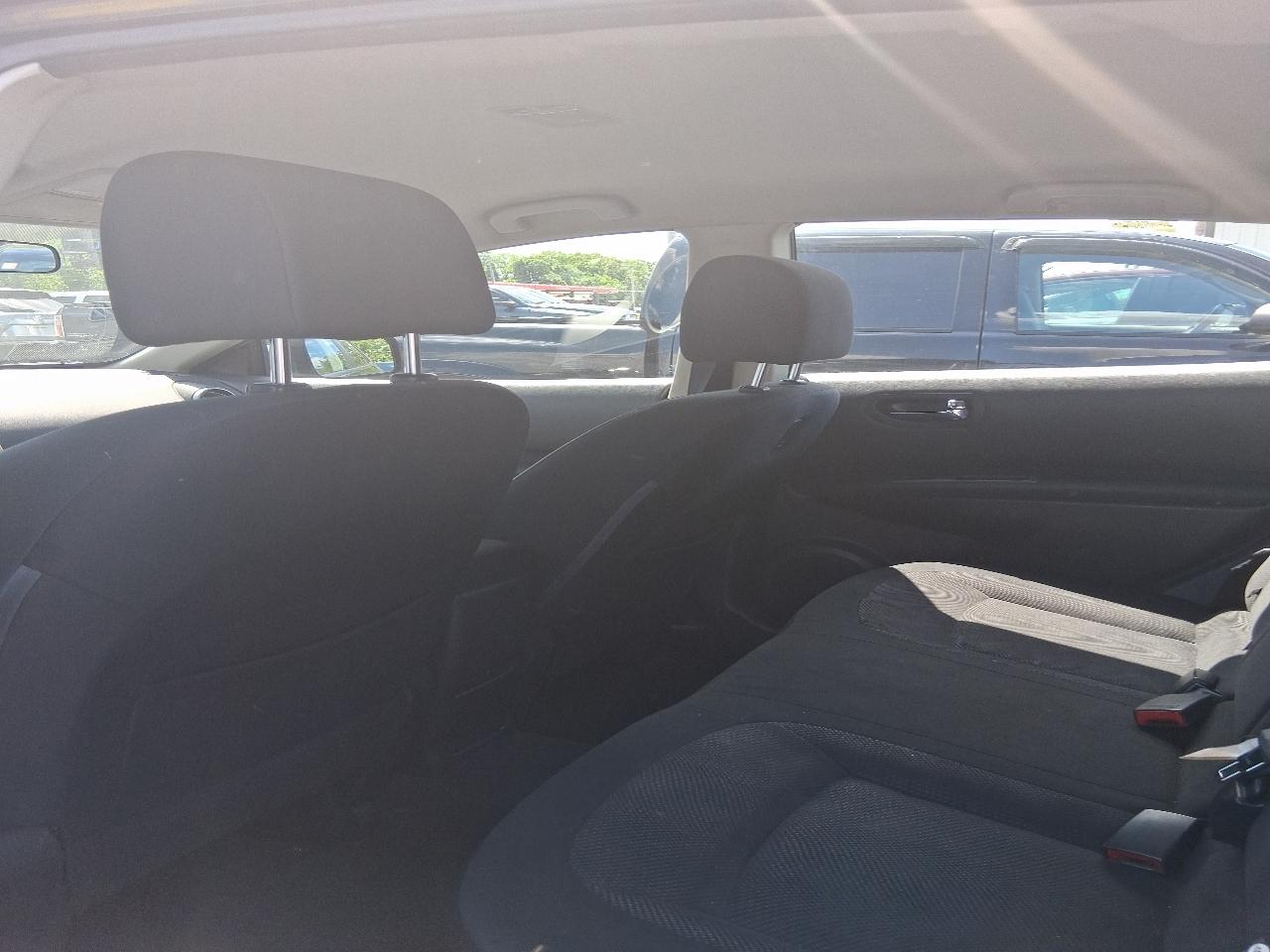 Nissan Rogue S AWD 2011