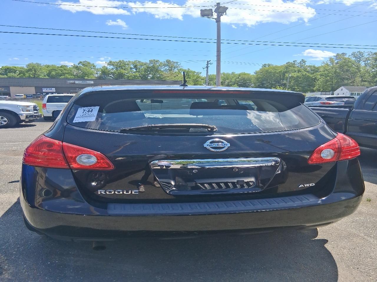 Nissan Rogue S AWD 2011