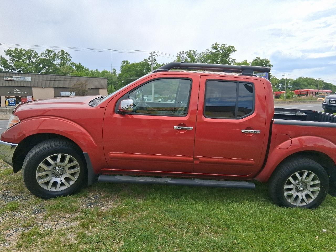 Nissan Frontier SL Crew Cab 4WD 2012