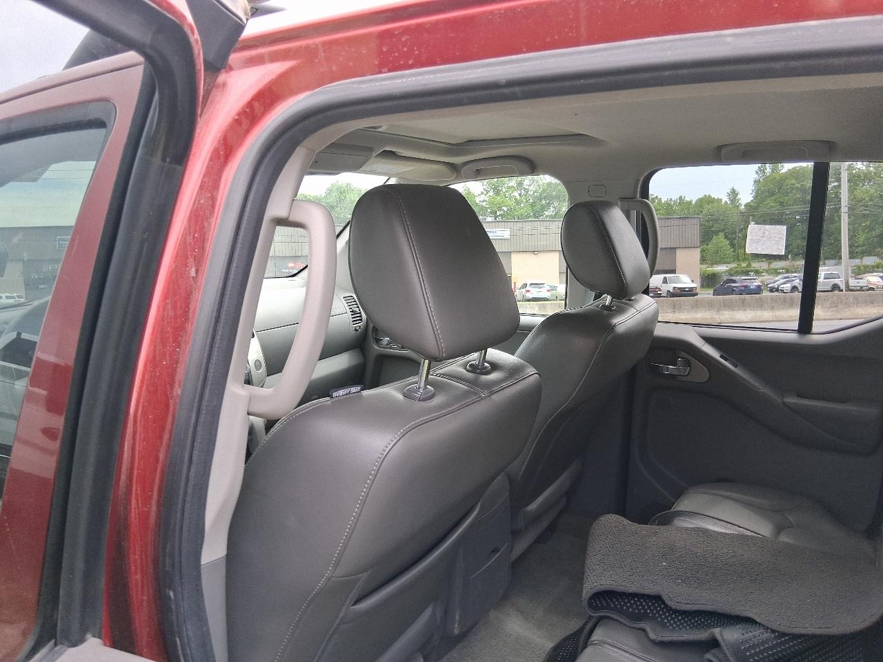 Nissan Frontier SL Crew Cab 4WD 2012