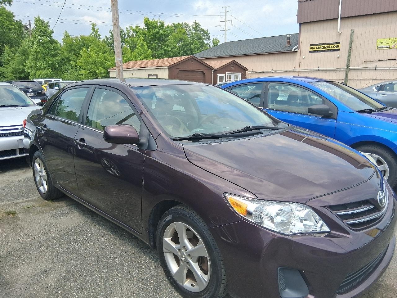 Toyota Corolla S 5-Speed MT 2013