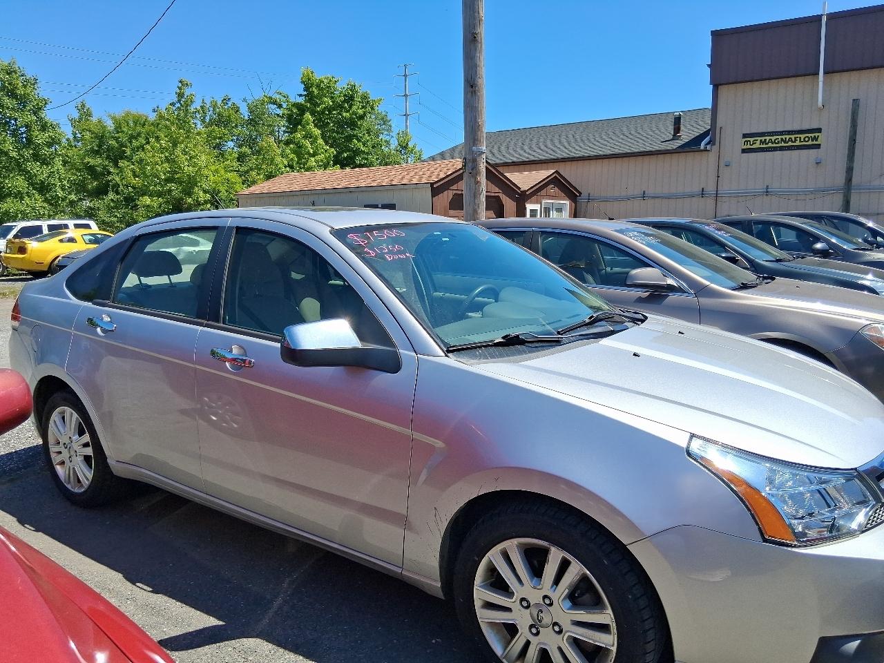Ford Focus SEL Sedan 2011